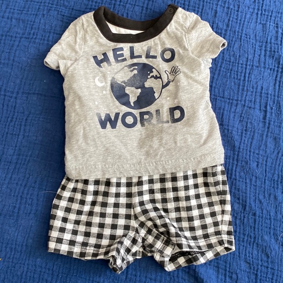 4/$20 “Hello World” one piece shorts and t-shirt - Picture 1 of 6